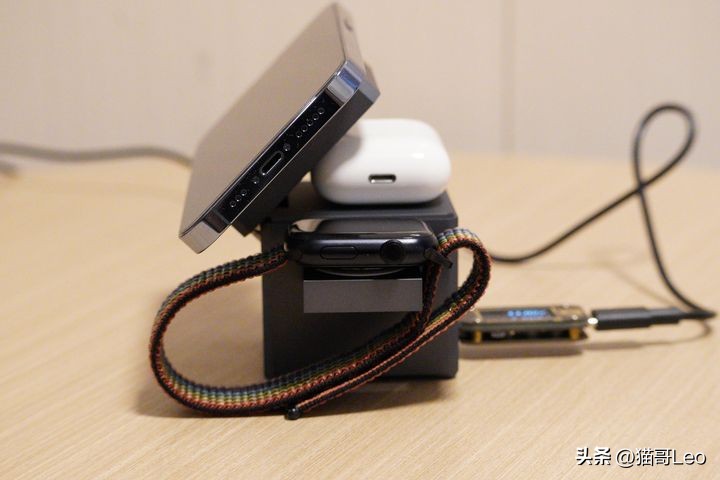 安克磁吸充电宝对比苹果外接电池,苹果安克磁吸无线充电宝