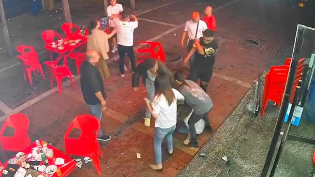 打人围观者,唐山打人事件旁观者该怎样应对