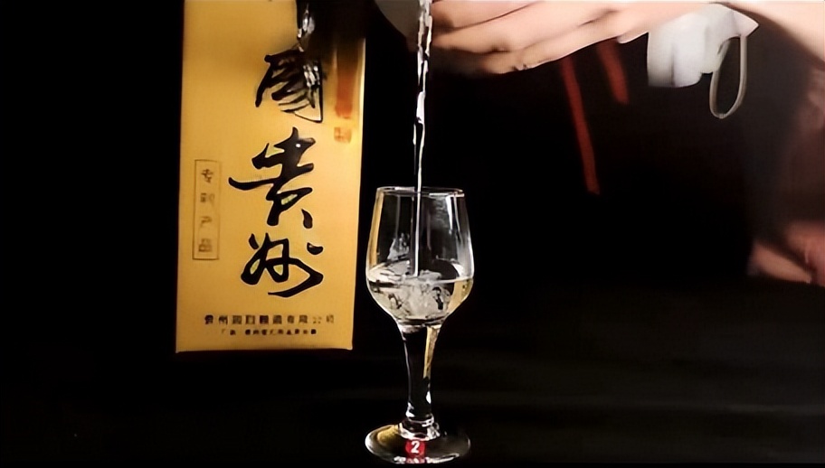 赖茅97香港回归特制酒是什么型,97年赖茅香港回归特制多少钱一瓶