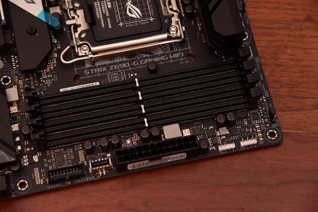 DDR5与DDR4？Win11与Win10？12600K对决5600X实战