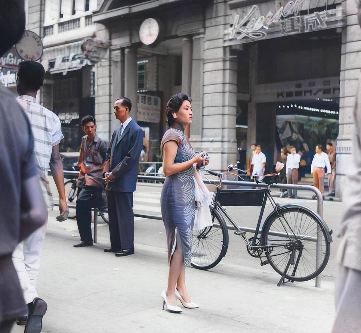 日军兽行照片:当着父亲的面玷污他女儿,临走还残忍割下妻子乳房