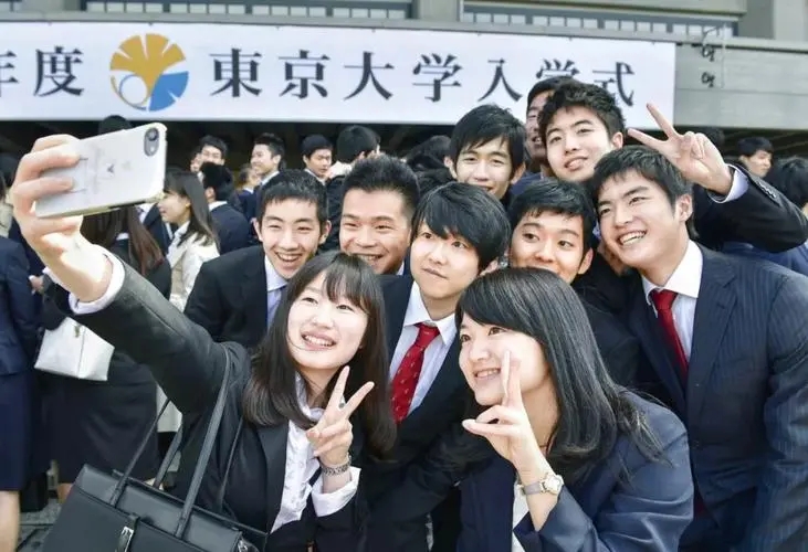 日本艺术类留学大概多少钱,日本艺术硕士留学费用