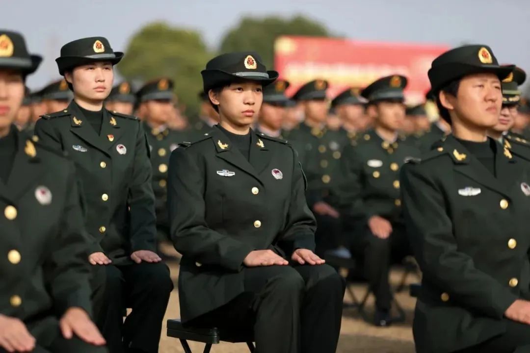 新兵授衔仪式最新照片,新兵下连授军衔什么时候开始的