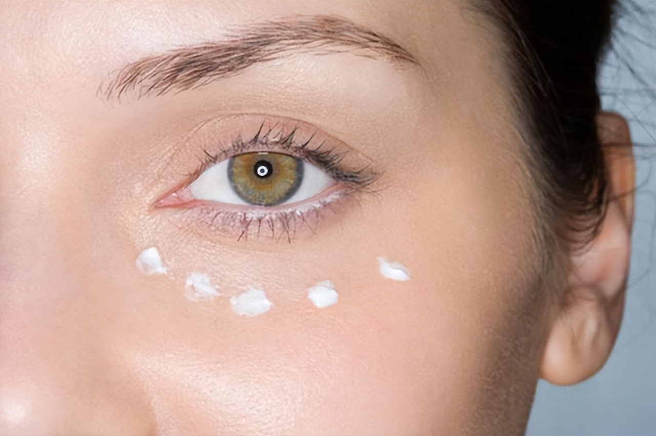 长期用红霉素软膏涂抹脸部皮肤,用红霉素软膏涂眼睛