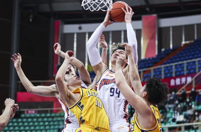 明明是假球，篮协偏偏定性“消极比赛”，姚明决定“精妙”在哪里