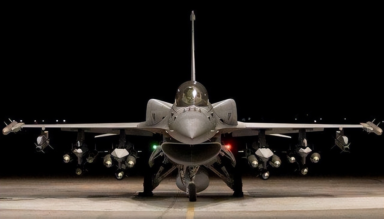 鑳介噺鏈哄姩绌烘垬鐞嗚,鑳介噺鏈哄姩浼犲