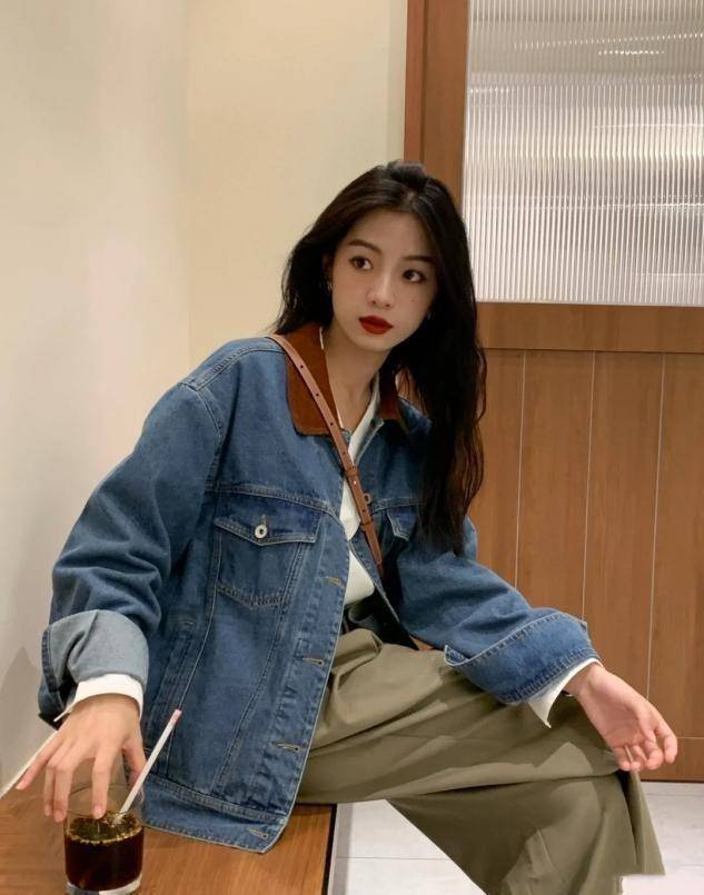 今年流行裤子不皱有垂感,今年裤子流行红色吗