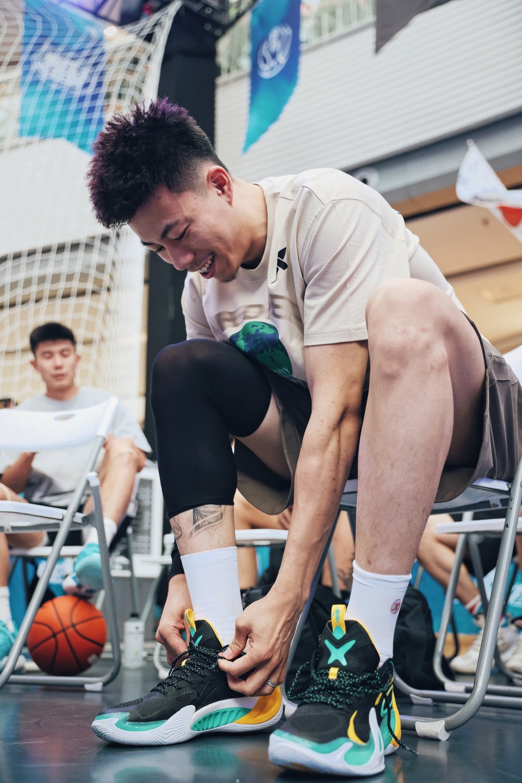 林书豪张镇麟现身野球场,张镇麟林书豪在成都