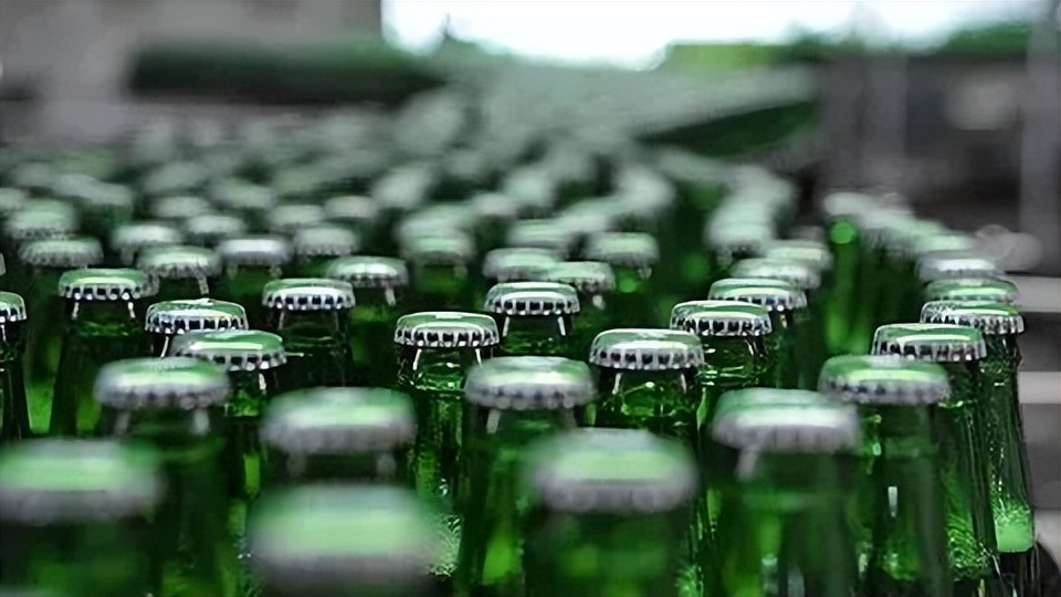 现在的啤酒品牌哪个是纯中国的,你喝的可能是假啤酒