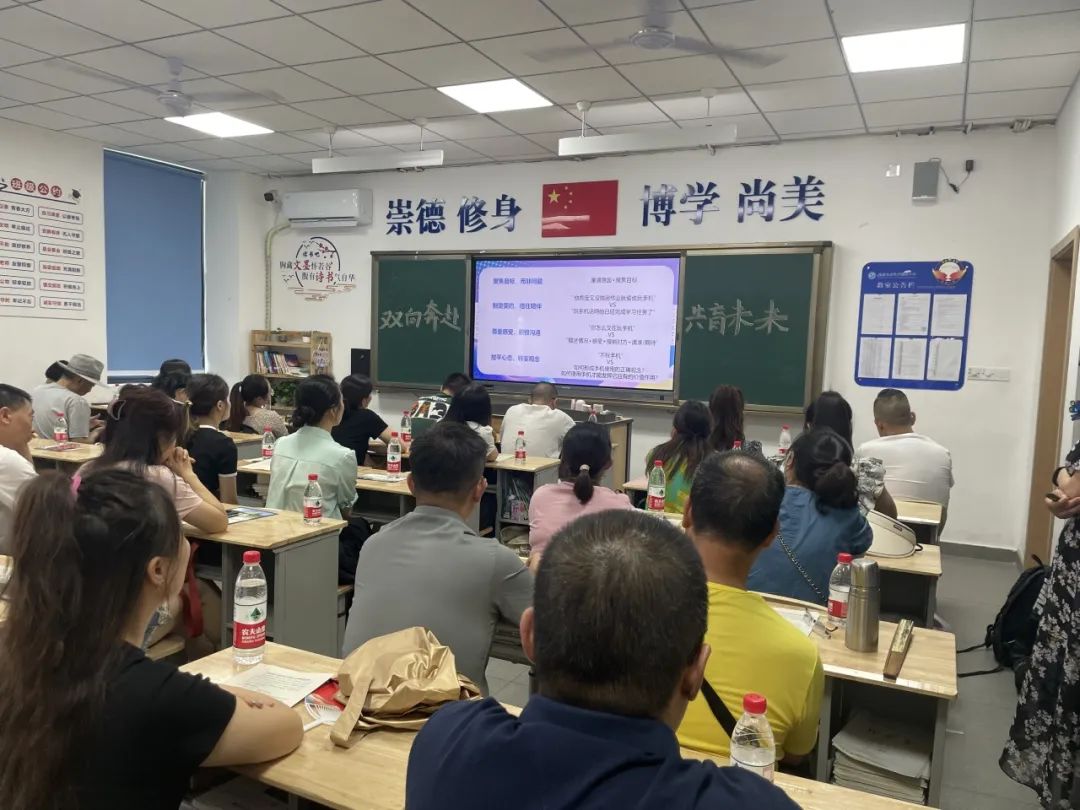 如何成为更好的自己？新世纪光华，卓雅少年，育“渐”成长