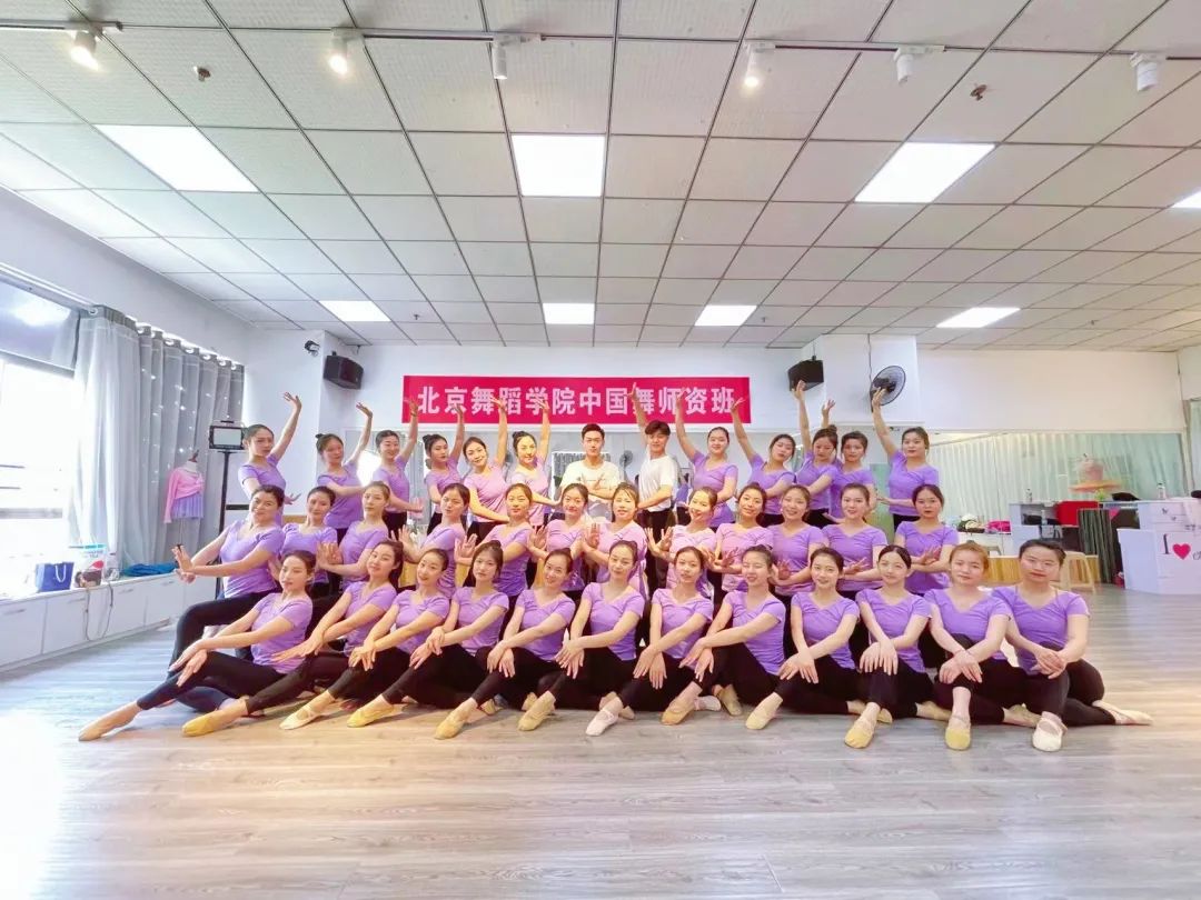 舞蹈能让小孩磨练自己,舞蹈给予孩子足够强大的气场