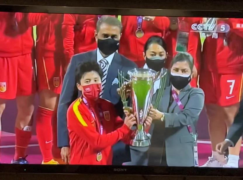 中国女足问鼎亚洲杯,中国女足问鼎亚洲杯黄健翔