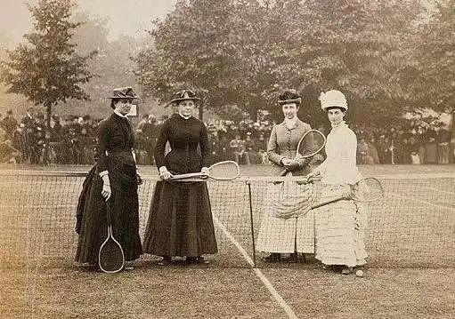 把“她”挤出去：从飞盘之争看运动场上的性别排斥