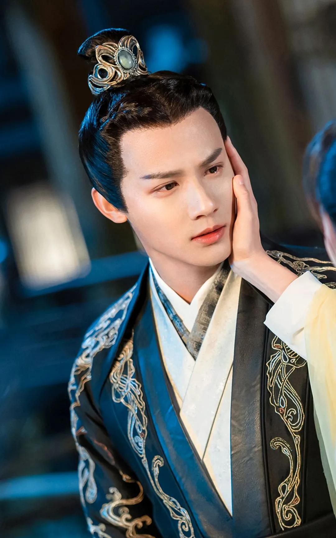 那些惊艳了时光的古装男,真正的古装美男无惧任何造型