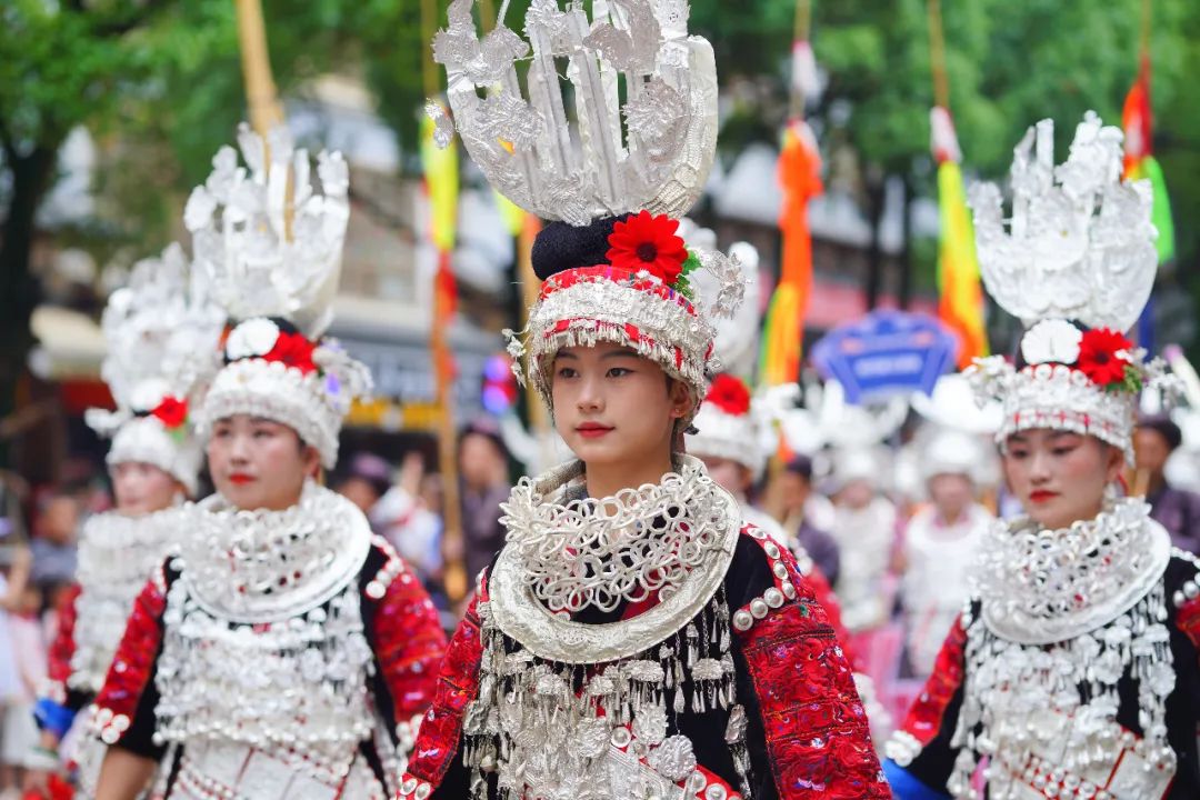 超震撼走秀场面,村超民族走秀完整版