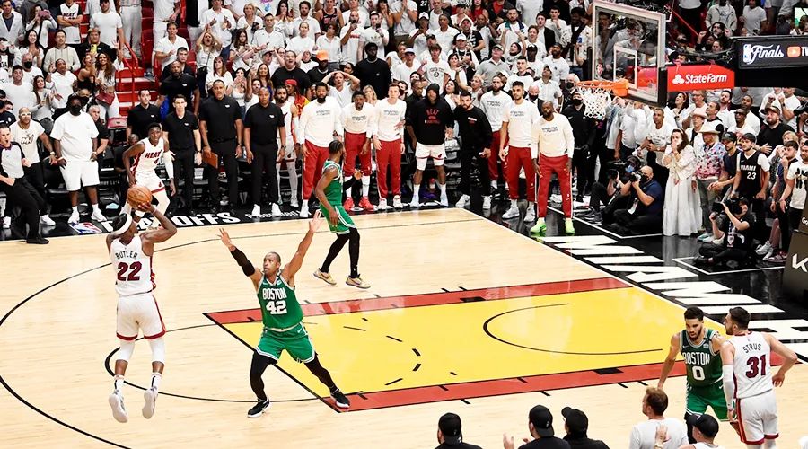 霍福德参加过多少次季后赛,霍福德连续多少年打进季后赛了