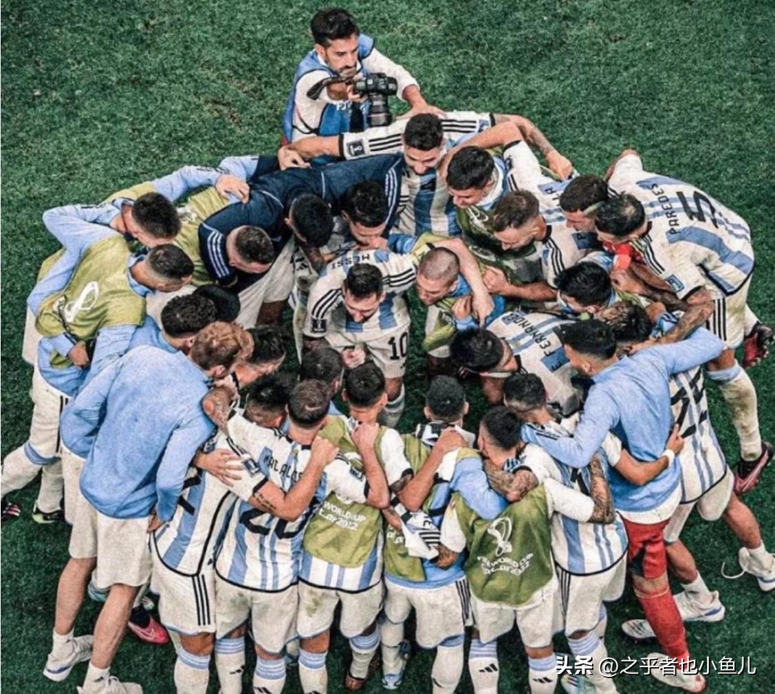 37岁的魔笛和36岁的梅西,克罗地亚魔笛和阿根廷梅西握手