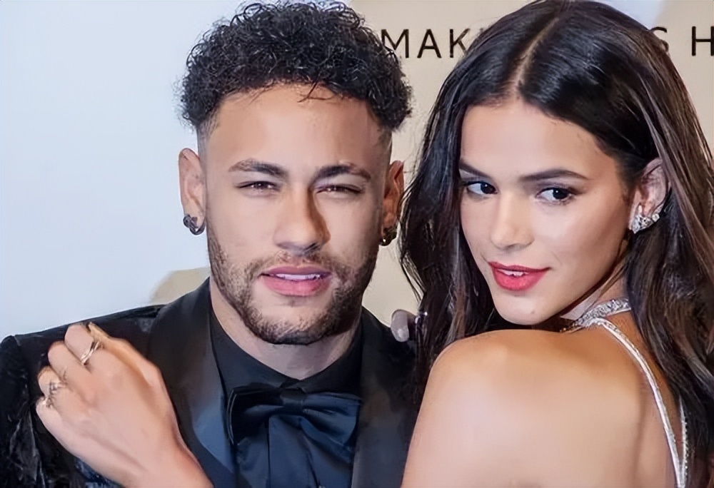 盘点世界杯的球王太太团,世界杯32强当家球星