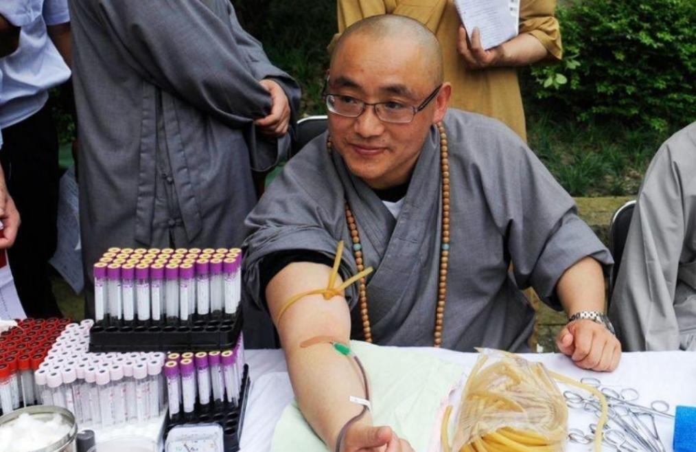 行凶潜逃16年成寺庙住持,杀人犯潜逃16年成寺庙住持