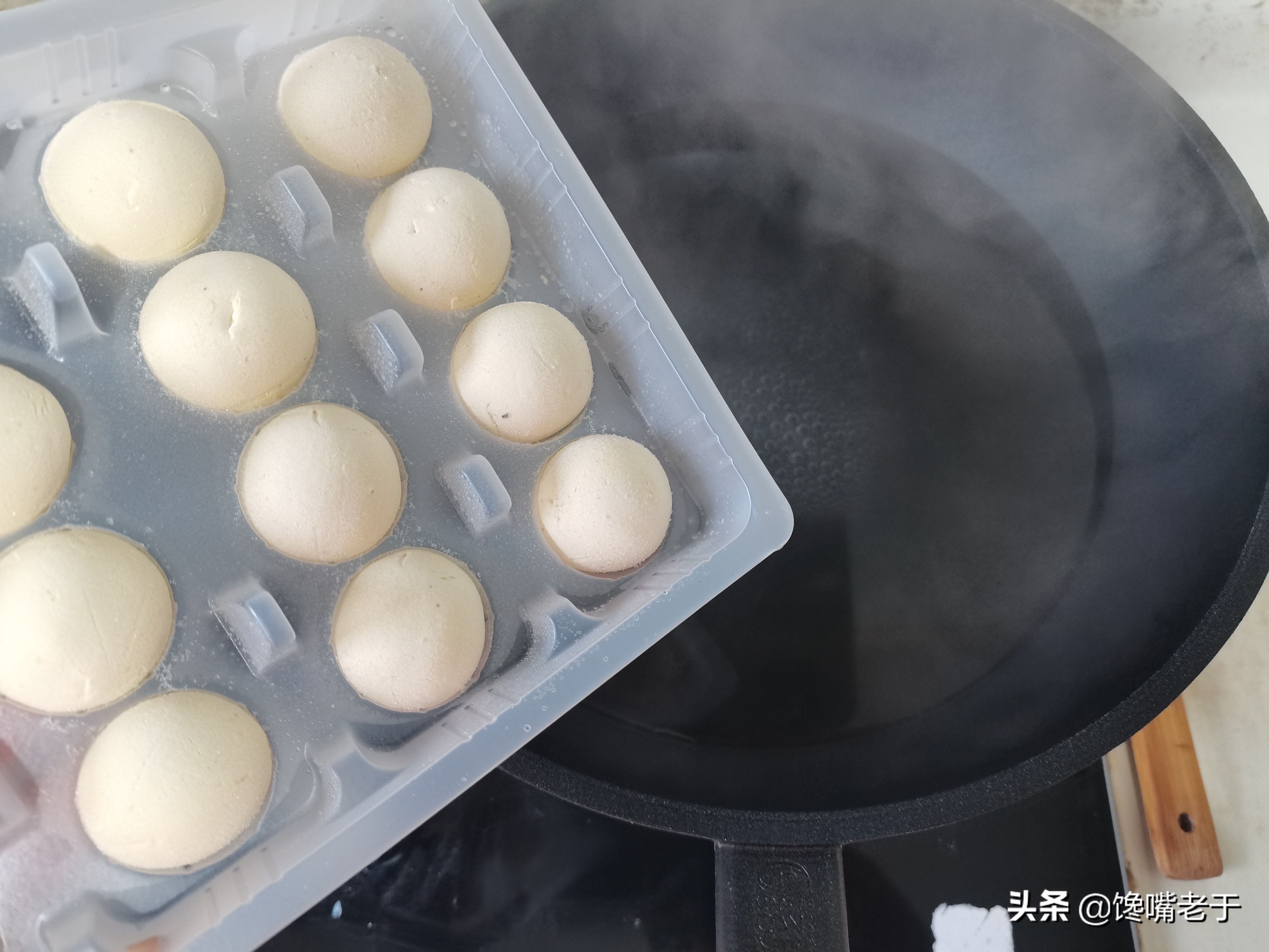 煮汤圆是冷水下锅还是用热水下锅,煮汤圆要放糖吗正确做法