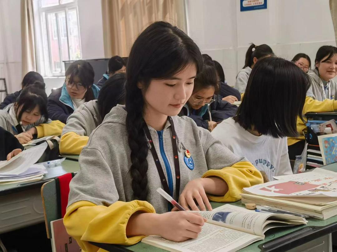 最美职校生的风采,最美职校生黔南民族职业技术学院