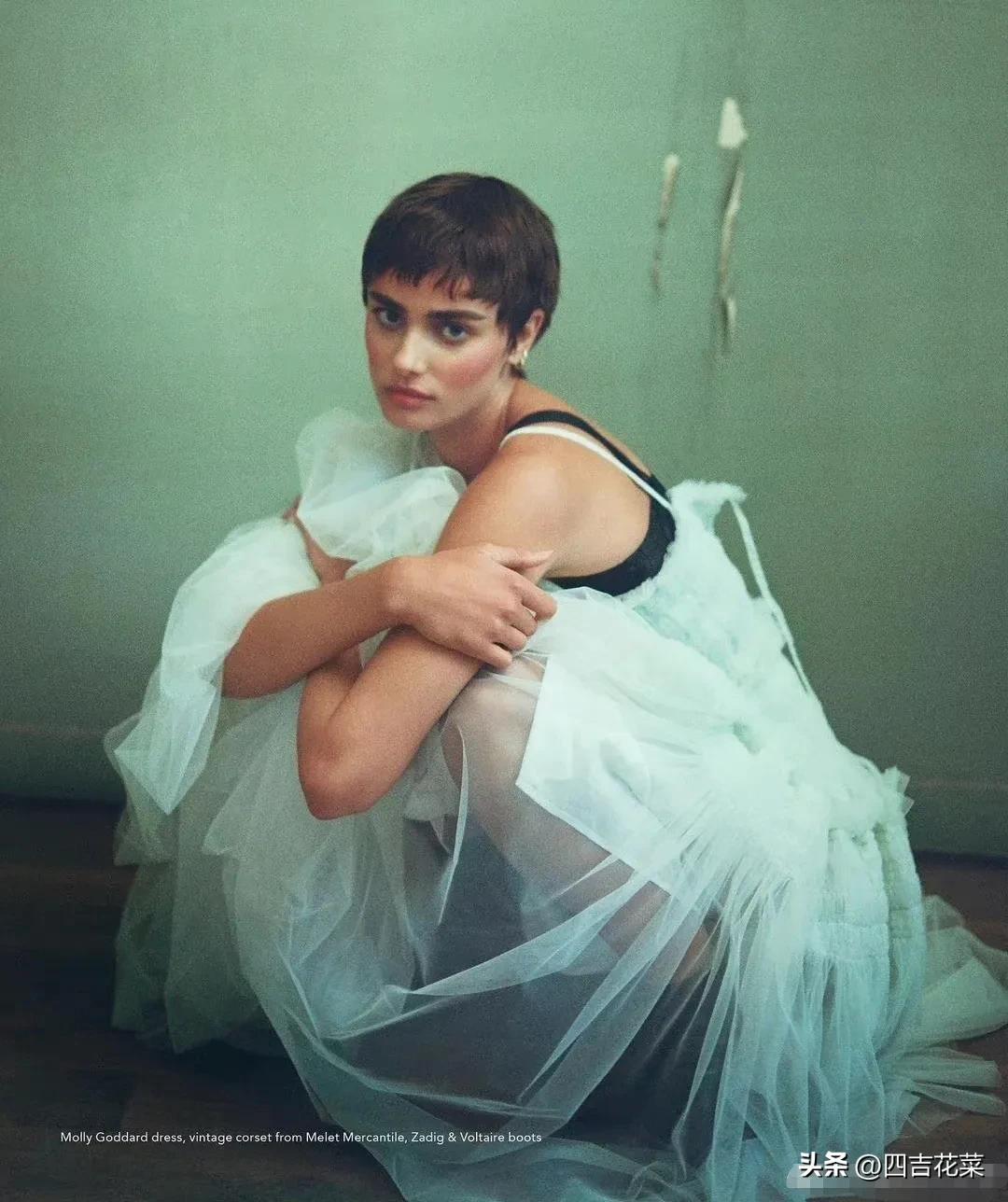 超模小泰山TaylorHill剪短发，差点撞脸赫本，这是什么神仙颜值