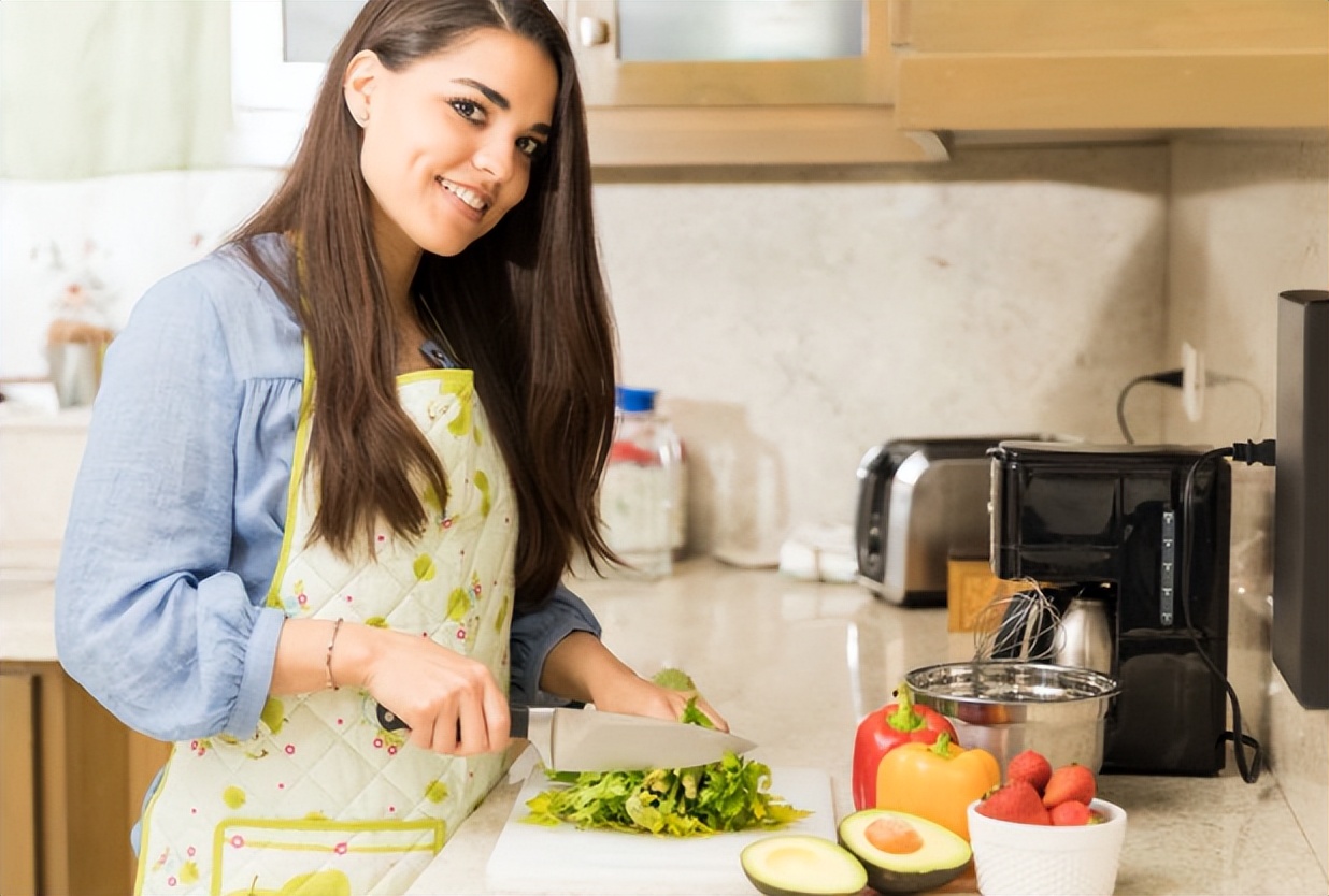 12年前哈佛毕业生为买房,厕纸反复用,棉袜穿成*袜丝**,买了几套房？