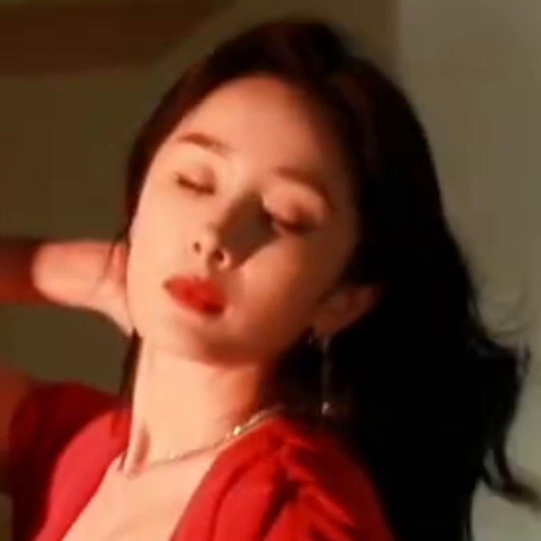 明星红毯衣服脏了需要赔钱吗,明星礼服弄脏为什么要赔钱