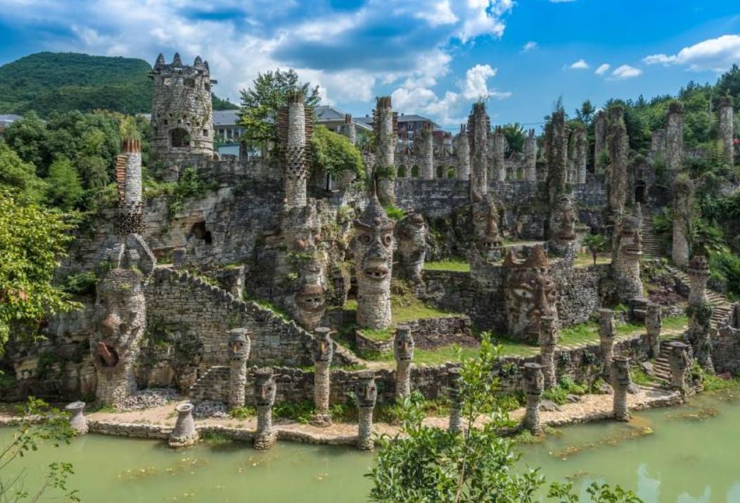 隐居深山的民间艺术家,艺术家隐居山野