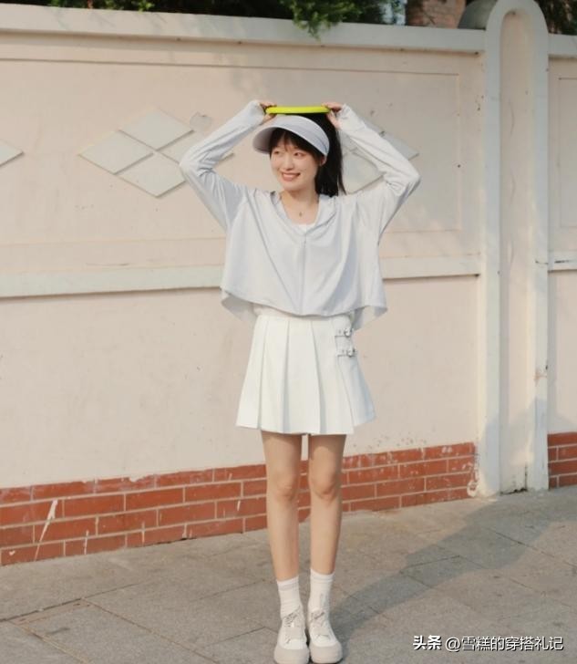 防晒衫吊带背心短裙三件套,今年最洋气的防晒衫搭裙子