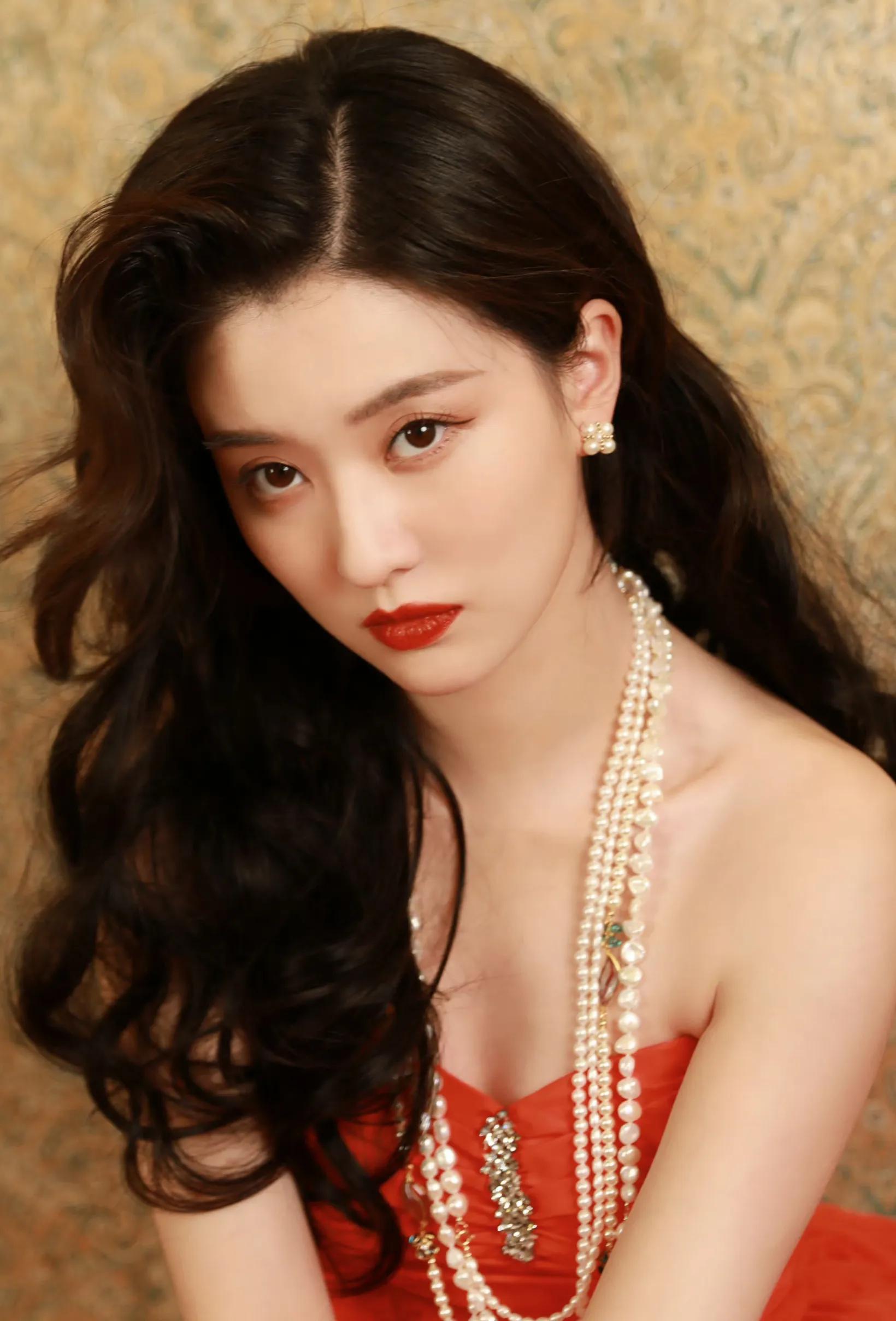 女星乔欣写真合集：如花似玉、亭亭玉立