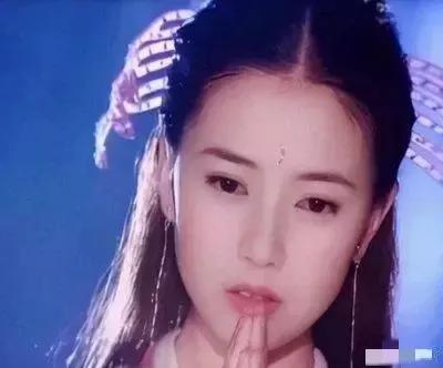 刘亦菲宋轶蓝色礼服,刘亦菲和宋轶谁更美