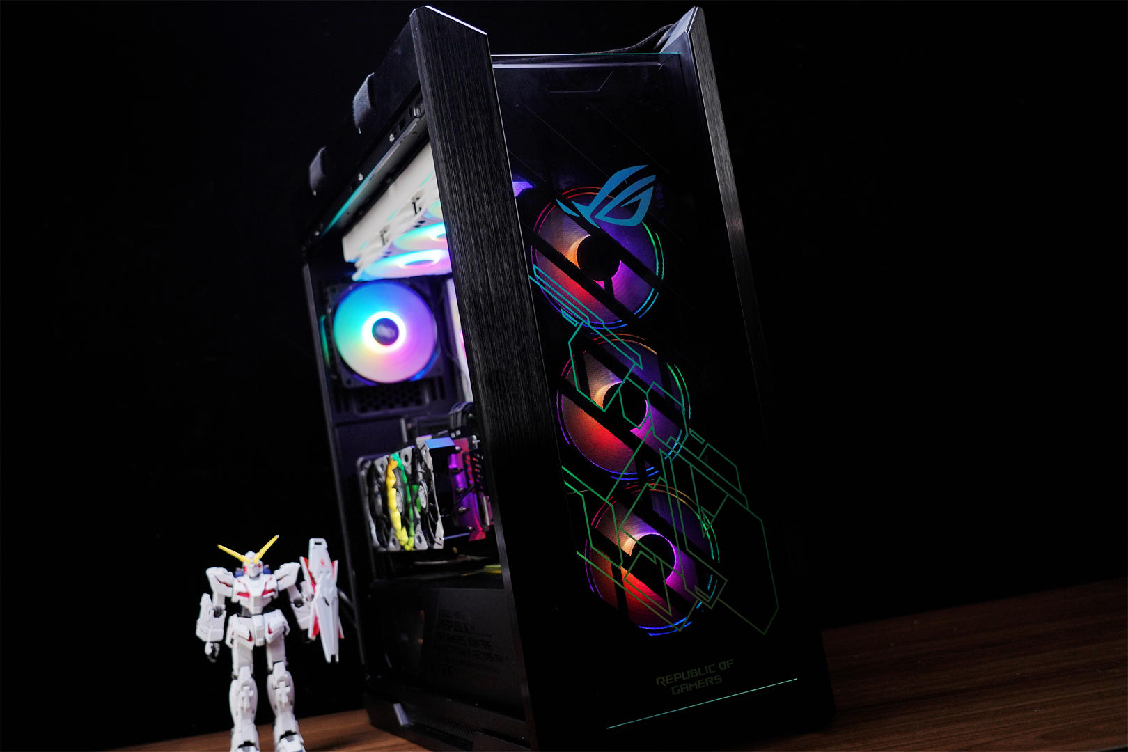 万事俱备，只等40系显卡上市，ROGTHOR1000PLATINUMII电源分享