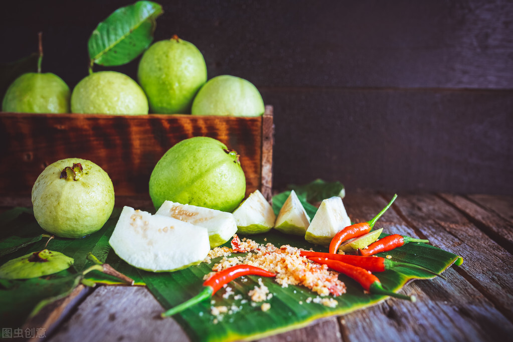 什么水果热量低适合减肥吃3-4个,四种夏日必吃的水果有减肥的作用