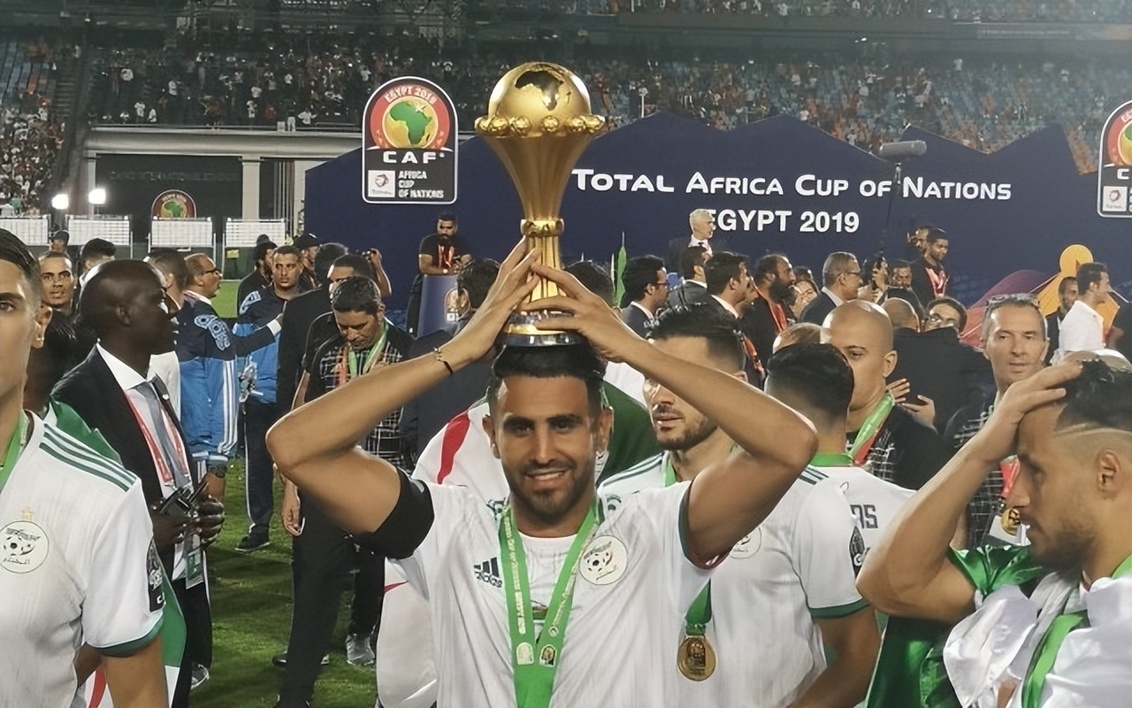 来了!恭喜多特!今夏首签诞生,昔日非洲杯冠军主力球星免费加盟