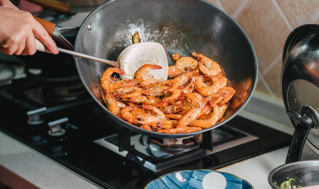 炒菜不生锈，三禾窒氮防锈轻铁锅体验