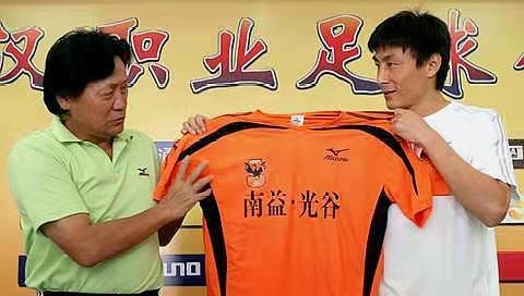 李玮锋哭着告别国家队,李玮锋踢球事件