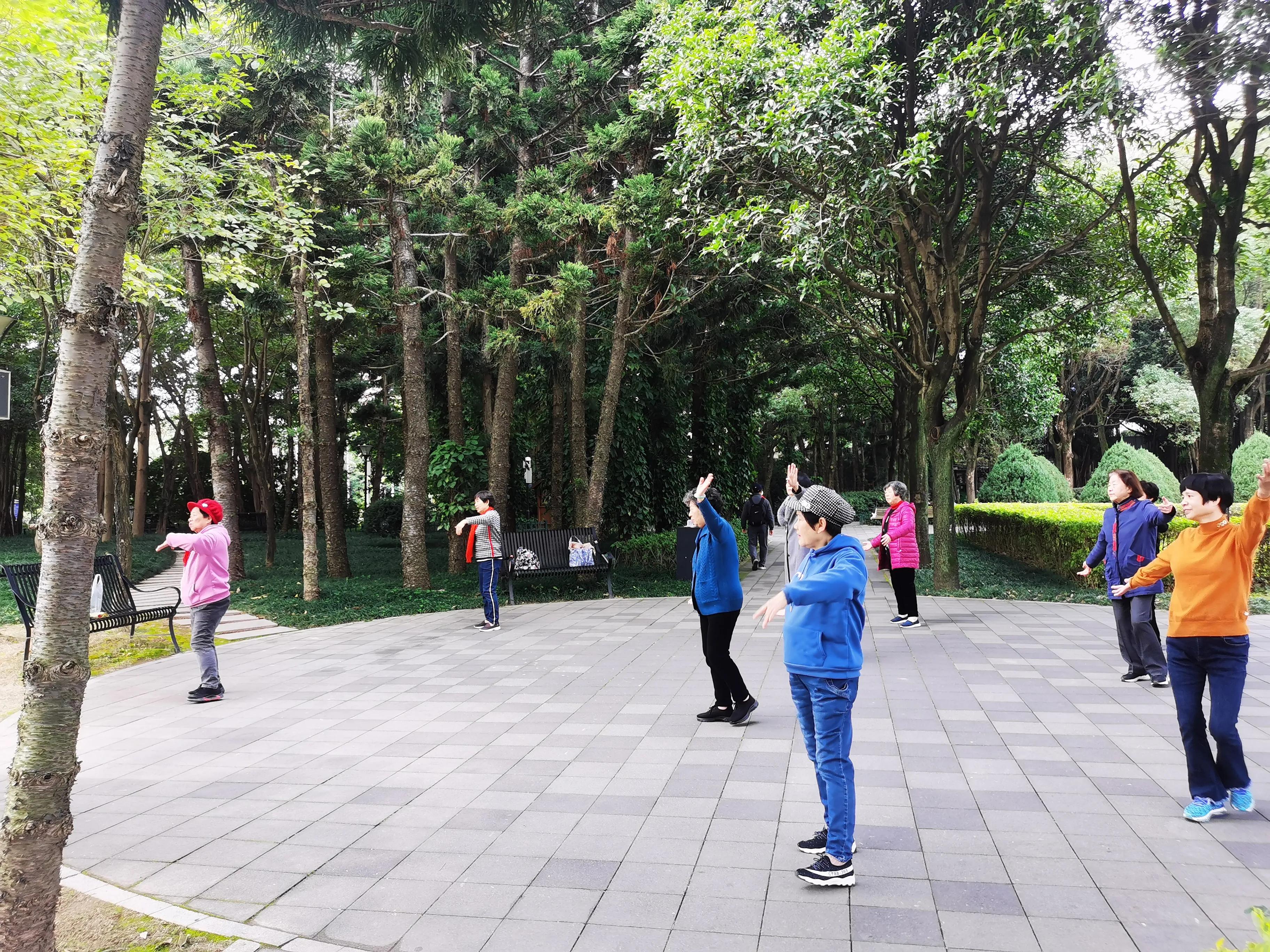 漫步在温泉河湿地公园,漫步福州静谧与繁华