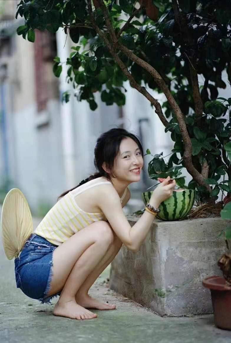 武大校花吴倩照片视频,吴倩不愧是素颜女神