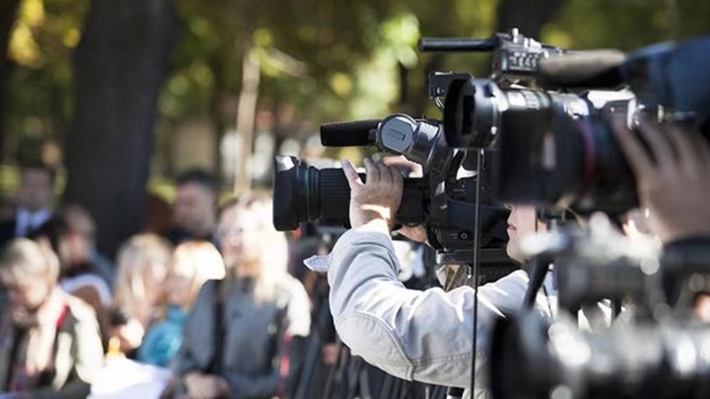 03年伊拉克战争央视直播,04年伊拉克战争直播