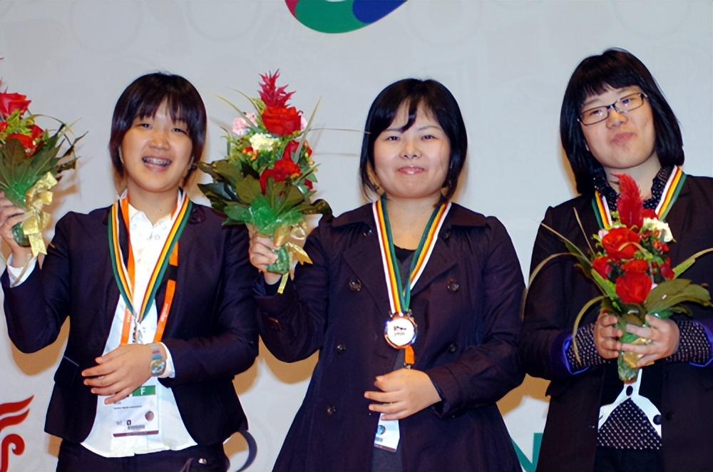 韩国女滑冰运动员退役,三星杯决赛柯洁柁嘉熹