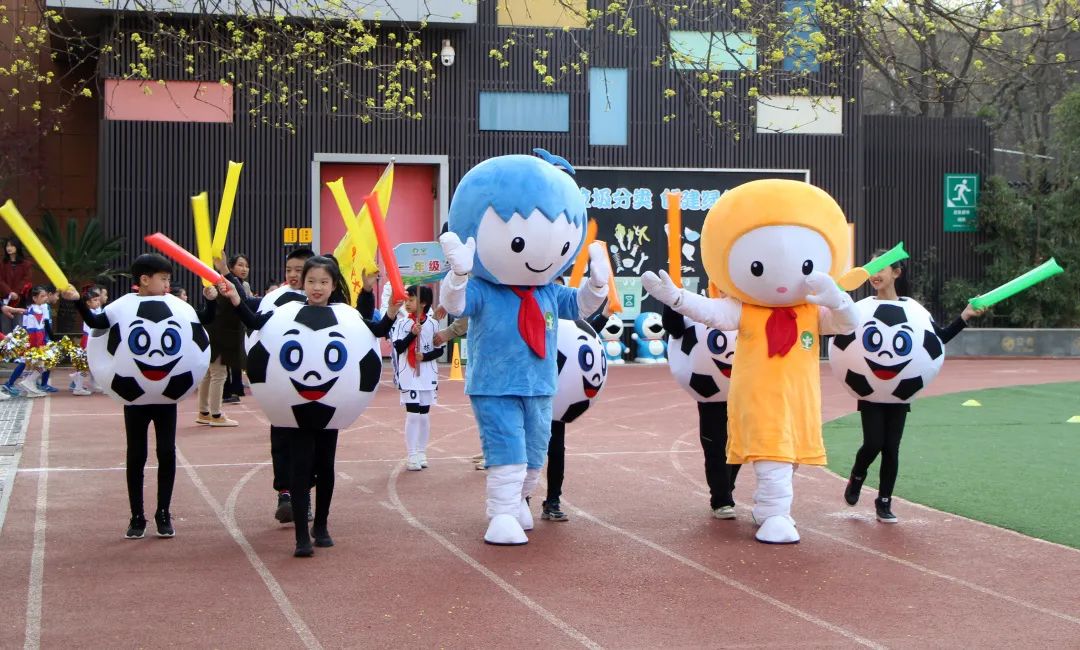 最热辣的校园足球联赛来了：大学南路小学2023年校园足球联赛激情开幕！