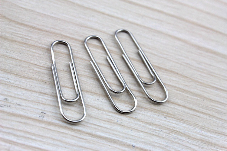 着急取SIM卡，没有卡针怎么办？别着急：告诉你5个代替卡针的物品