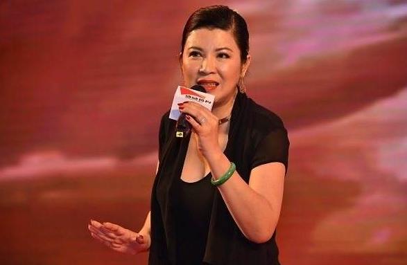 李娜是因为谁失恋而出家的,李娜巅峰时期超越韩红