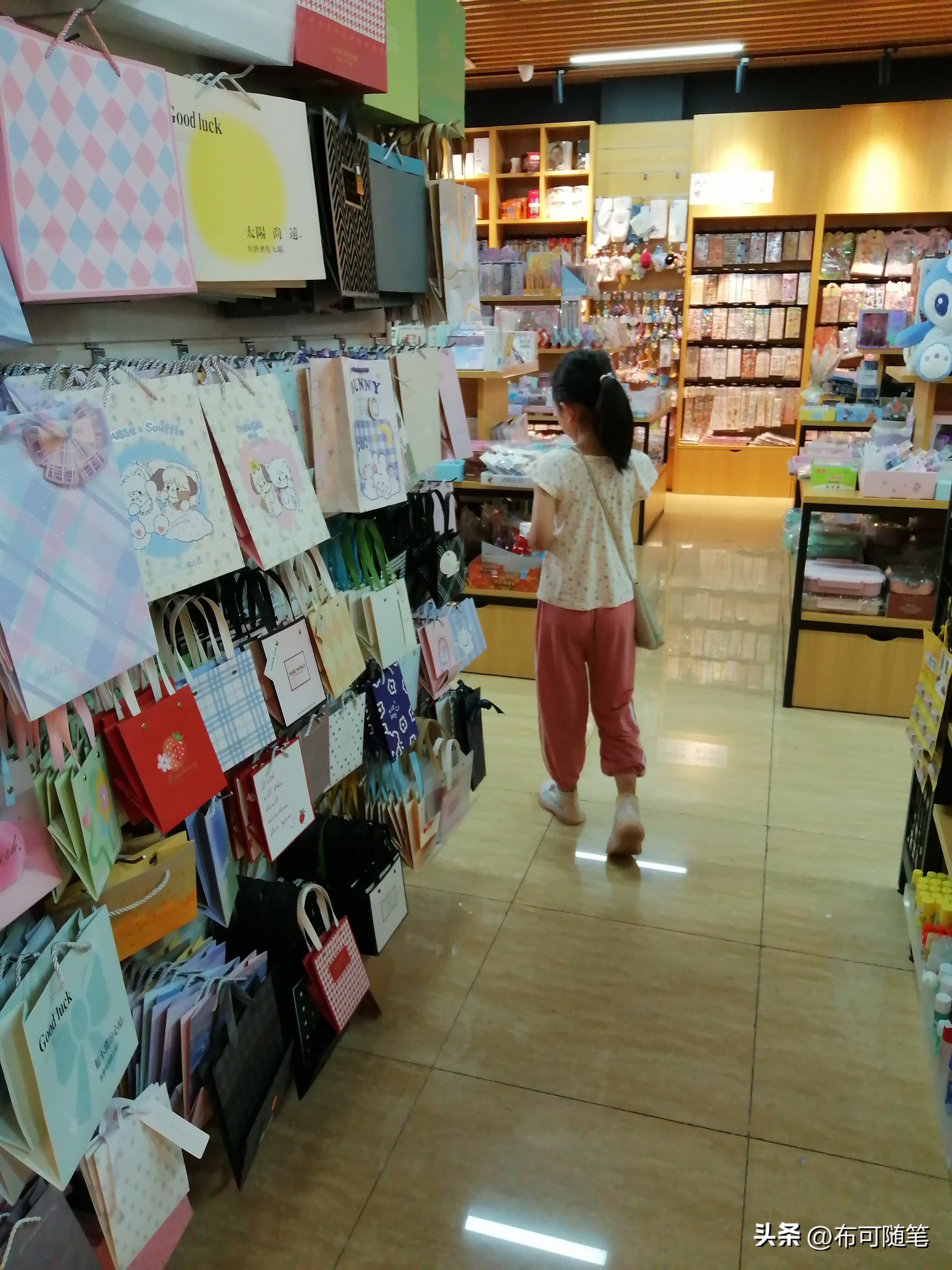 布可随笔：8岁小孩乱吃零食乱花钱，这个爸爸找到了一个好的办法