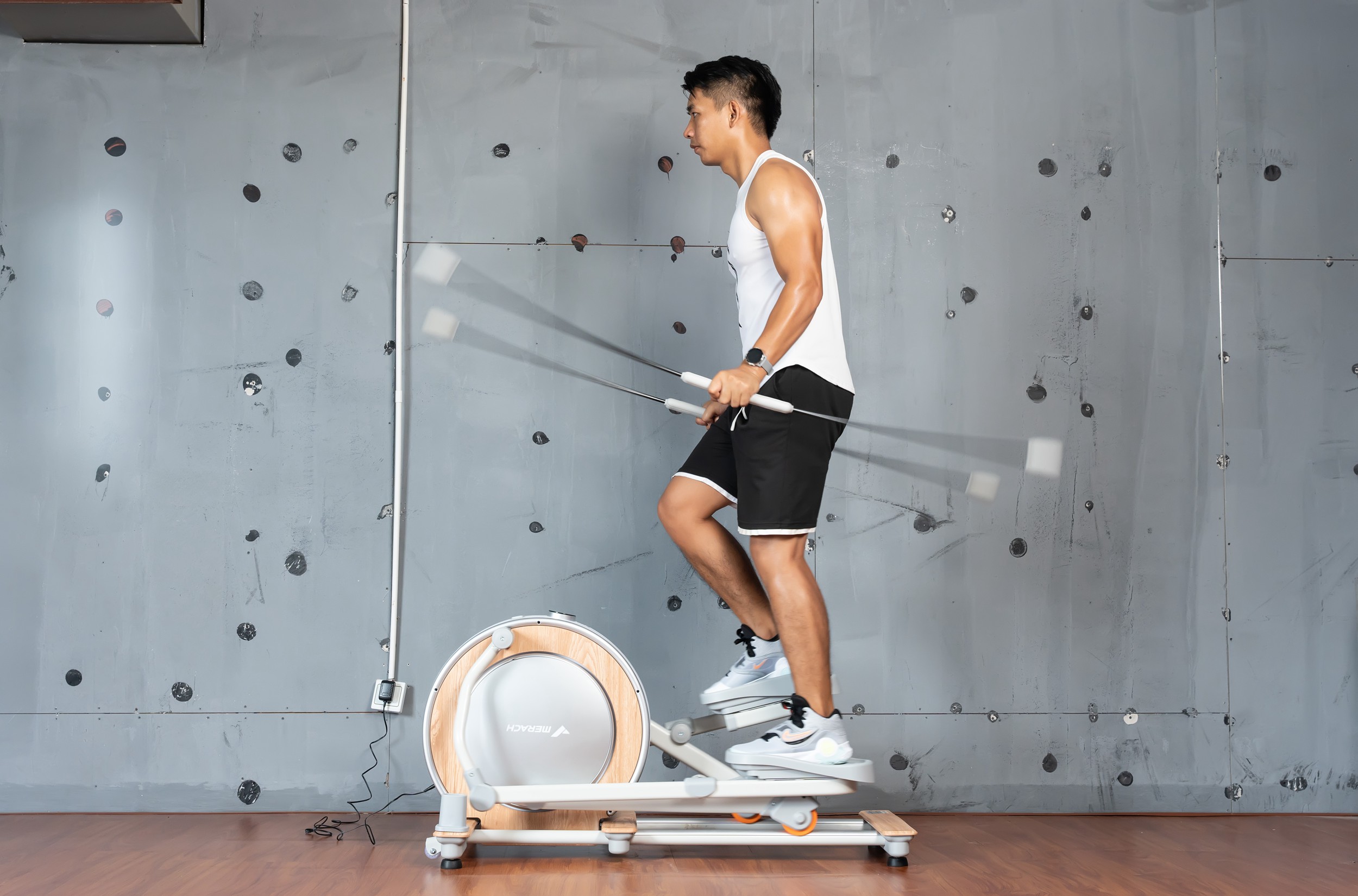 广西赵又廷告诉你：这种“前驱后翘”椭圆机，真是太刺激了