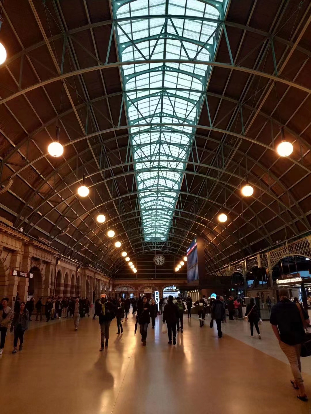 关于我用700块人民币搞定一家三口澳洲往返机票这件事