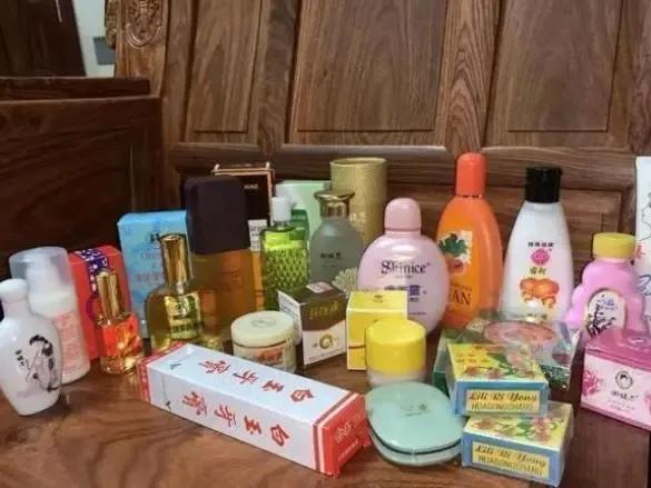 成分堪比大牌的国货,包装土的掉渣却很好的国货
