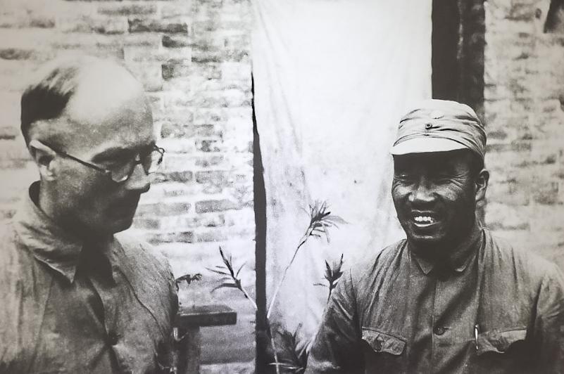 1944年，一个英国贵族在延安建一座大型电台，国民*党**政府非常羡慕