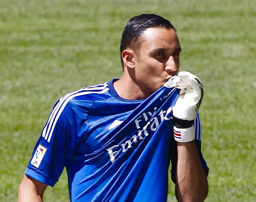 纳瓦斯面对曼城失球,纳瓦斯被嫌弃